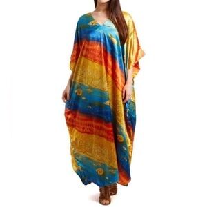 Winlar One Size Caftan Maxi Rainbow
SeaShell V Neck Cover Up Mumu SIZE LARGE EUC